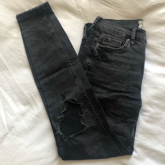 Free People Distressed Skinny Jeans - Picture 1 of 3